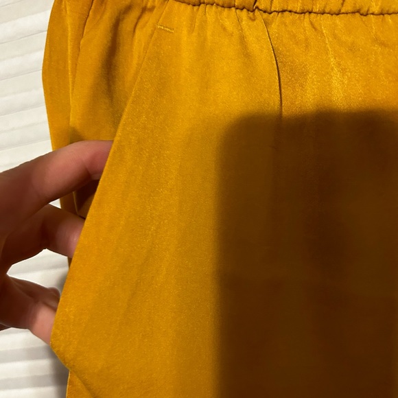 NWT mustard Silky Wide Leg Oull on pants Large Petite - Picture 3 of 6